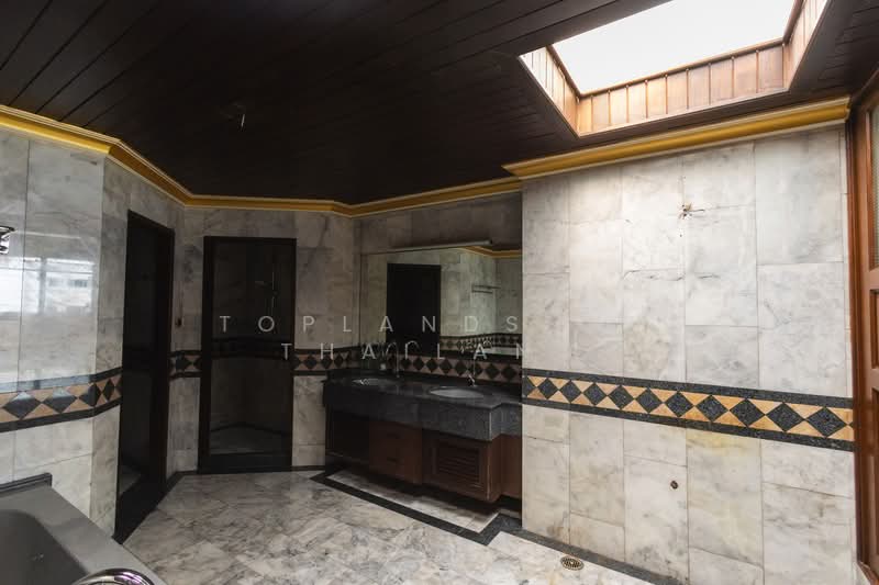 ขาย บ้านย่านสาทร-เย็นอากาศ ทำเลทอง บ้าน 4 ชั้น เนื้อที่ 46.4 ตร.วา 400 ตร.ม. 4 ห้องนอน 4 ห้องน้ำ, Bangkok, เย็นอากาศ, Chong Nonsi, Yan Nawa, Bangkok, 4 Bedrooms, 400 sqm, Single Detached House For Sale, by TopLands of Thailand, 500188468 - DDproperty.com