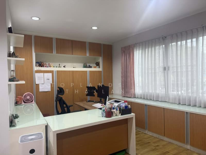 Areeya The Colors Premium Lat Pla Khao, Bangkok, Chorake Bua, Lat Phrao, Bangkok, 3 Bedrooms, 150 sqm, Townhouse For Sale, by TopLands of Thailand, 500188481 - DDproperty.com