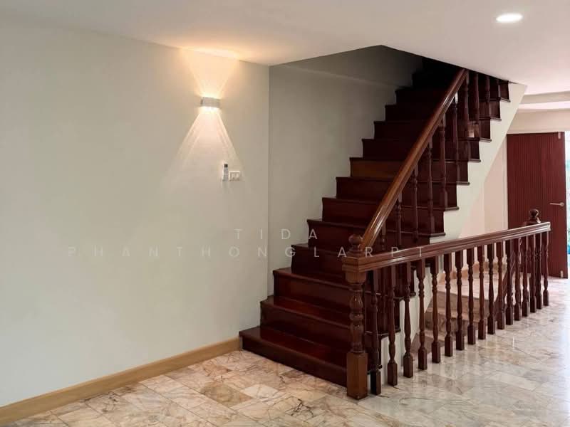 For rent: 4-story home office in Sathorn, prime location, near BTS Saint Louis station., Bangkok, Yan Nawa, Sathon, Bangkok, , 410 sqm, Office Space For Rent, by Tida phanthonglarptawee, 500188554 - DDproperty.com