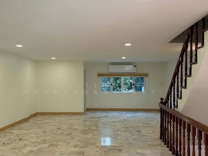 For rent: 4-story home office in Sathorn, prime location, near BTS Saint Louis station., Bangkok, Yan Nawa, Sathon, Bangkok, , 410 sqm, Office Space For Rent, by Tida phanthonglarptawee, 500188554 - DDproperty.com