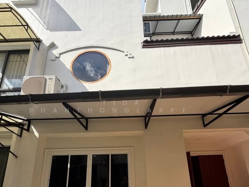 For rent: 4-story home office in Sathorn, prime location, near BTS Saint Louis station., Bangkok, Yan Nawa, Sathon, Bangkok, , 410 sqm, Office Space For Rent, by Tida phanthonglarptawee, 500188554 - DDproperty.com