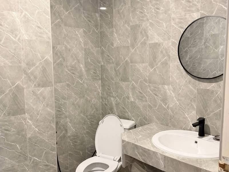 ให้เช่า โฮมออฟฟิศ ย่านสาธร 4 ชั้น ทำเลทอง ใกล้รถไฟฟ้า BTS เซ็นต์หลุยส์, กรุงเทพ, ยานนาวา, สาทร, กรุงเทพ, 410 ตร.ม., สำนักงาน ให้เช่า, โดย Tida phanthonglarptawee, 500188554 - DDproperty.com