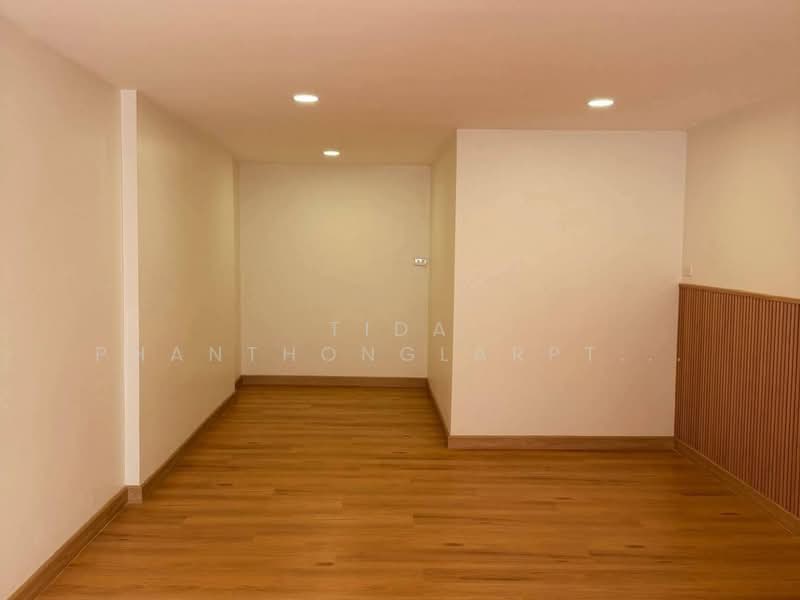 For rent: 4-story home office in Sathorn, prime location, near BTS Saint Louis station., Bangkok, Yan Nawa, Sathon, Bangkok, , 410 sqm, Office Space For Rent, by Tida phanthonglarptawee, 500188554 - DDproperty.com