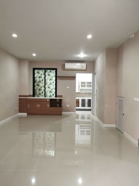 ให้เช่า - The Trop 2 Motorway-Ladkrabang : เดอะ ทรอป 2 มอเตอร์เวย์-ลาดกระบัง, กรุงเทพ