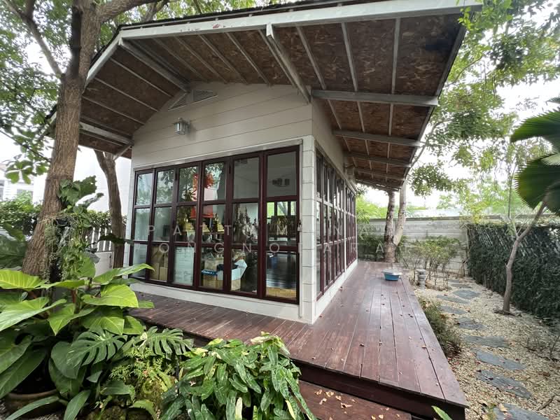 The village Chaengwatthana-Tiwananon, Nonthaburi, Soi Areeya Village, Ban Mai, Pak Kret, Nonthaburi, 2 Bedrooms, 132 sqm, Townhouse For Sale, by Pattamanan Pongnoparat, 500188819 - DDproperty.com