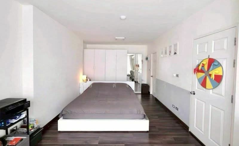 Garden Asoke-Rama 9, Bangkok, Chaturathit Road, Bang Kapi, Huai Khwang, Bangkok, 2 Bedrooms, 80 sqm, Condo For Sale, by หริรักษ์ ตั้งติรวัฒน์, 500188833 - DDproperty.com