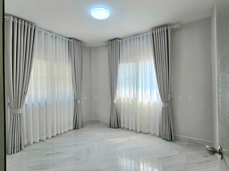 บ้านเดี่ยว 2 ชั้น ใกล้เซฟวัน อ.เมือง จ.นครราชสีมา, นครราชสีมา, ปรุใหญ่, เมืองนครราชสีมา, นครราชสีมา, 180 ตร.ม., บ้านเดี่ยว ขาย, โดย Nipawan Thurasuk, 500188891 - DDproperty.com