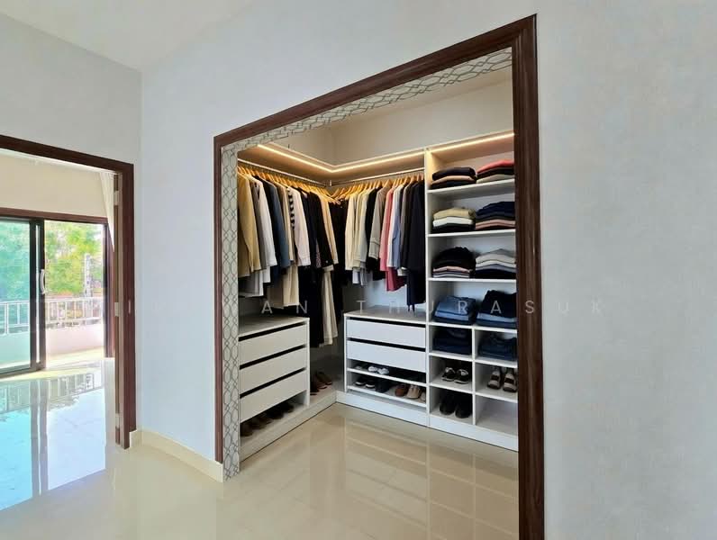 บ้านเดี่ยว 2 ชั้น ใกล้เซฟวัน อ.เมือง จ.นครราชสีมา, นครราชสีมา, ปรุใหญ่, เมืองนครราชสีมา, นครราชสีมา, 180 ตร.ม., บ้านเดี่ยว ขาย, โดย Nipawan Thurasuk, 500188891 - DDproperty.com