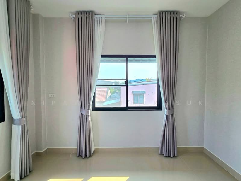 บ้านเดี่ยว 2 ชั้น ใกล้เซฟวัน อ.เมือง จ.นครราชสีมา, Nakhon Ratchasima, Pru Yai, Muang Nakhon Ratchasima, Nakhon Ratchasima, 4 Bedrooms, 180 sqm, Single Detached House For Sale, by Nipawan Thurasuk, 500188891 - DDproperty.com