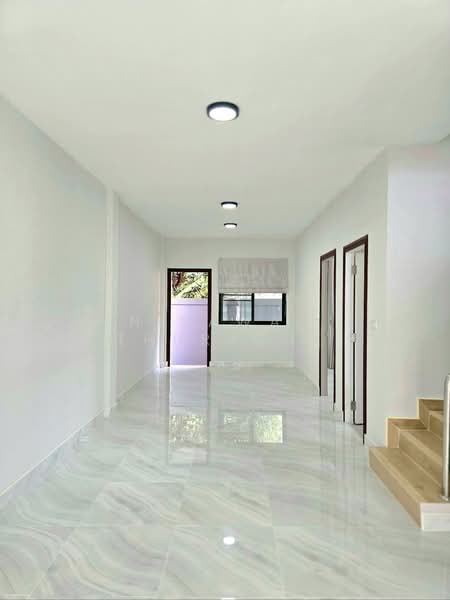 บ้านเดี่ยว 2 ชั้น ใกล้เซฟวัน อ.เมือง จ.นครราชสีมา, Nakhon Ratchasima, Pru Yai, Muang Nakhon Ratchasima, Nakhon Ratchasima, 4 Bedrooms, 180 sqm, Single Detached House For Sale, by Nipawan Thurasuk, 500188891 - DDproperty.com