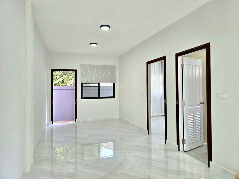 บ้านเดี่ยว 2 ชั้น ใกล้เซฟวัน อ.เมือง จ.นครราชสีมา, นครราชสีมา, ปรุใหญ่, เมืองนครราชสีมา, นครราชสีมา, 180 ตร.ม., บ้านเดี่ยว ขาย, โดย Nipawan Thurasuk, 500188891 - DDproperty.com