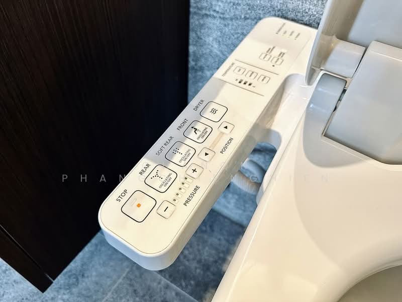 The Esse Sukhumvit 36, Bangkok, Soi Sukhumvit 36, Sukhumvit Road, Phra Kanong, Khlong Toei, Bangkok, 1 Bedroom, 39 sqm, Condo For Rent, by Chanon Phangchienghien, 500188944 - DDproperty.com