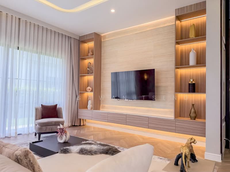 Narasiri Krungthep Kreetha, Bangkok, 69 Soi Pracha Ruamjai, Hua Mak, Bang Kapi, Bangkok, 4 Bedrooms, 495 sqm, Single Detached House For Rent, by Thatsawan Tseng, 500189020 - DDproperty.com