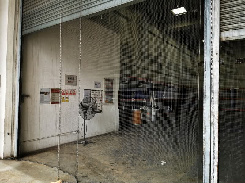 3-Storey Office Building & Large Storage, Panya-Ramindra Rd, Bangkok, ปัญญารามอินทรา, Ram Inthra, Khan Na Yao, Bangkok, , 1,854 sqm, Office Space For Sale, by Thitirat Puapaiboon, 500189039 - ประตูไฟฟ้าเข้าโกดัง - DDproperty.com