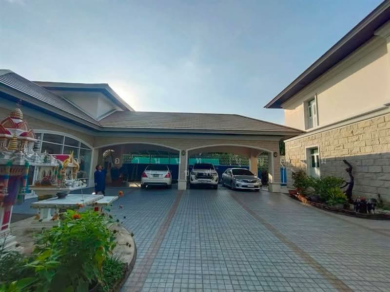 บ้านเดี่ยว 2 ชั้น 266 ตร.ว. ซอยประชาอุทิศ ซอย17 (ซอยยอดทอง), Bangkok, Samsen Nok, Huai Khwang, Bangkok, 5 Bedrooms, 1,100 sqm, Single Detached House For Sale, by คุณ อานนท์ บุญกรม (เซฟ), 500189048 - DDproperty.com