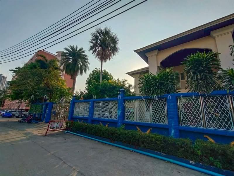 บ้านเดี่ยว 2 ชั้น 266 ตร.ว. ซอยประชาอุทิศ ซอย17 (ซอยยอดทอง), Bangkok, Samsen Nok, Huai Khwang, Bangkok, 5 Bedrooms, 1,100 sqm, Single Detached House For Sale, by คุณ อานนท์ บุญกรม (เซฟ), 500189048 - DDproperty.com