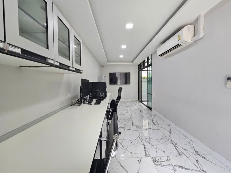 District Ekkamai - Ramintra, Bangkok, 77 Ramintra 40, Nuan Chan, Bueng Kum, Bangkok, 2 Bedrooms, 510 sqm, Townhouse For Sale, by Khemintra Thangjoy, 500189074 - DDproperty.com