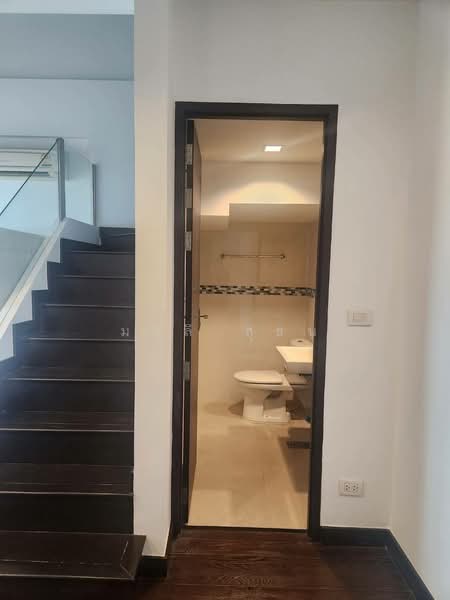 IDEO Q Victory, Bangkok, 9 Phaya Thai Road, Thanon Phaya Thai, Ratchathewi, Bangkok, 1 Bedroom, 61 sqm, Condo For Sale, by มาลี สุธน, 500189079 - DDproperty.com