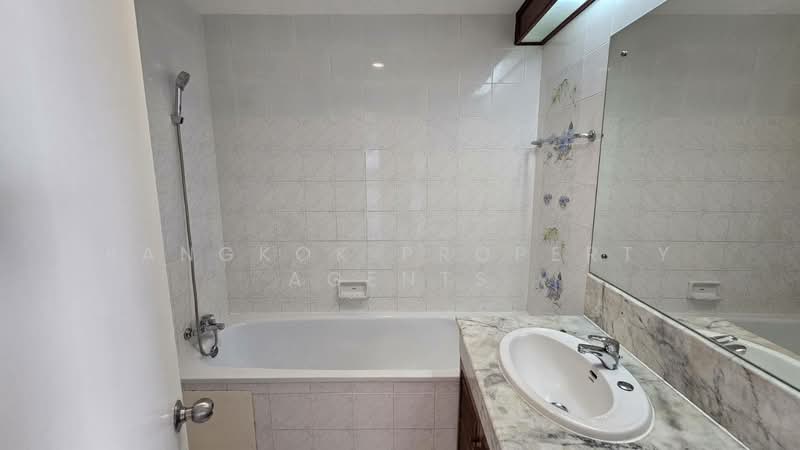 Bangkok River Marina, Bangkok, 266 Charan Sanitwong Rd., Bang Phlat, Bang Phlat, Bangkok, 3 Bedrooms, 300 sqm, Condo For Rent, by BANGKOK PROPERTY AGENTS, 500189101 - DDproperty.com