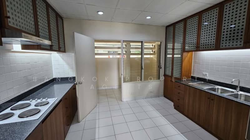 Bangkok River Marina, Bangkok, 266 Charan Sanitwong Rd., Bang Phlat, Bang Phlat, Bangkok, 3 Bedrooms, 300 sqm, Condo For Rent, by BANGKOK PROPERTY AGENTS, 500189101 - DDproperty.com