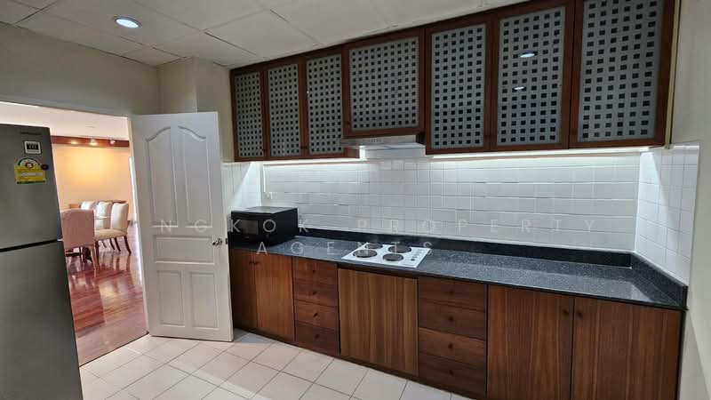 Bangkok River Marina, Bangkok, 266 Charan Sanitwong Rd., Bang Phlat, Bang Phlat, Bangkok, 3 Bedrooms, 300 sqm, Condo For Rent, by BANGKOK PROPERTY AGENTS, 500189101 - DDproperty.com