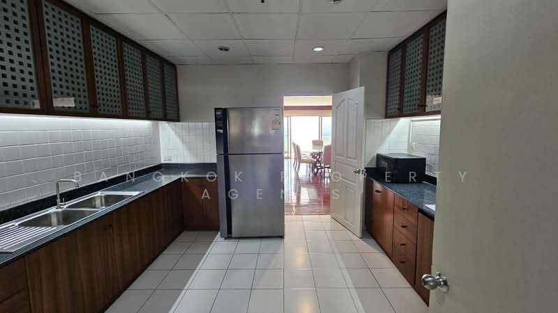 Bangkok River Marina, Bangkok, 266 Charan Sanitwong Rd., Bang Phlat, Bang Phlat, Bangkok, 3 Bedrooms, 300 sqm, Condo For Rent, by BANGKOK PROPERTY AGENTS, 500189101 - DDproperty.com