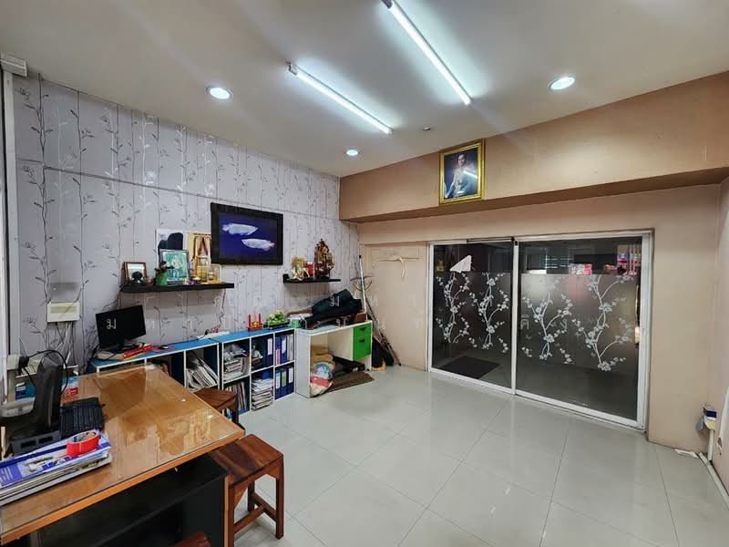 อาคารพาณิชย์ 3 ชั้น 32 ตร.ว. อาคารพาณิชย์ ใกล้ตลาดสามแยกกระทุ่มแบน ถนนเพชรเกษม, Samut Sakhon, Khlong Madua, Krathum Baen, Samut Sakhon, , 140 sqm, Shophouse For Sale, by คุณ มหากุล มหาปิยานนท์ (คิง), 500189129 - DDproperty.com