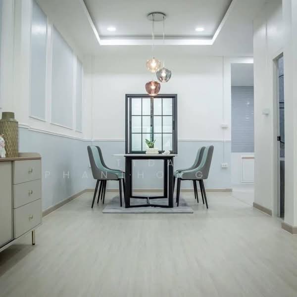 For rent: Large home office in the heart of Ladprao, fully furnished and ready to move in. Located n, Bangkok, Lat Phrao, Lat Phrao, Bangkok, , 200 sqm, Office Space For Rent, by Tida phanthonglarptawee, 500189138 - DDproperty.com