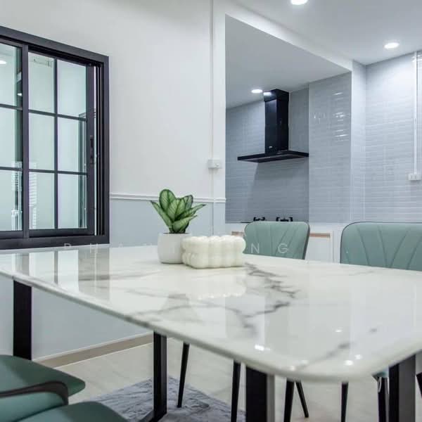 For rent: Large home office in the heart of Ladprao, fully furnished and ready to move in. Located n, Bangkok, Lat Phrao, Lat Phrao, Bangkok, , 200 sqm, Office Space For Rent, by Tida phanthonglarptawee, 500189138 - DDproperty.com