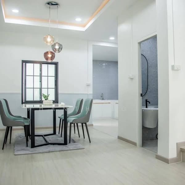 For rent: Large home office in the heart of Ladprao, fully furnished and ready to move in. Located n, Bangkok, Lat Phrao, Lat Phrao, Bangkok, , 200 sqm, Office Space For Rent, by Tida phanthonglarptawee, 500189138 - DDproperty.com