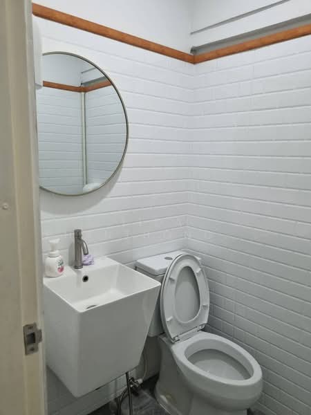 Warehouse for rent in Ramkhamhaeng-Khlongtan area, with new and beautiful office space. Near Airport, Bangkok, Khlong Toei, Khlong Toei, Bangkok, , 440 sqm, Warehouse/Factory For Rent, by Tida phanthonglarptawee, 500189233 - DDproperty.com