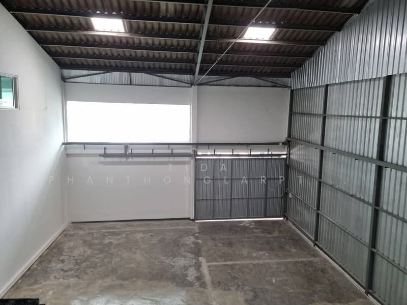 Warehouse for rent in Ramkhamhaeng-Khlongtan area, with new and beautiful office space. Near Airport, Bangkok, Khlong Toei, Khlong Toei, Bangkok, , 440 sqm, Warehouse/Factory For Rent, by Tida phanthonglarptawee, 500189233 - DDproperty.com