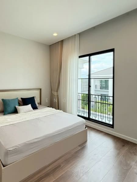 ให้เช่าบ้านเดี่ยวหลังมุม พร้อมหิ้วกระเป๋าเข้าอยู่ได้เลย โครงการ Setthasiri Serithai, Bangkok, Khan Na Yao, Khan Na Yao, Bangkok, 4 Bedrooms, 250 sqm, Single Detached House For Rent, by Narong Chutianankasem, 500189364 - DDproperty.com