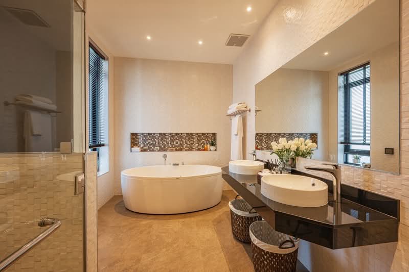 Luxurious 5-Bedroom Pool Villa near Chiang Mai Airport for Sale, Chiang Mai, Pa Daet, Muang Chiang Mai, Chiang Mai, 5 Bedrooms, 802 sqm, Villa For Sale, by Nunthawat Hiranputtipat, 500189368 - DDproperty.com