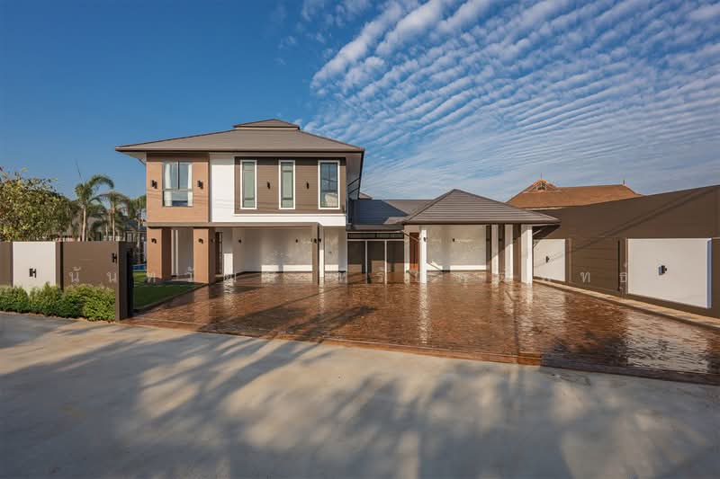 Luxurious 5-Bedroom Pool Villa near Chiang Mai Airport for Sale, Chiang Mai, Pa Daet, Muang Chiang Mai, Chiang Mai, 5 Bedrooms, 802 sqm, Villa For Sale, by Nunthawat Hiranputtipat, 500189368 - DDproperty.com