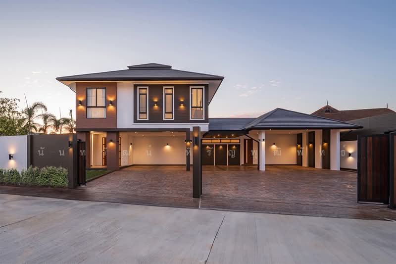 Luxurious 5-Bedroom Pool Villa near Chiang Mai Airport for Sale, Chiang Mai, Pa Daet, Muang Chiang Mai, Chiang Mai, 5 Bedrooms, 802 sqm, Villa For Sale, by Nunthawat Hiranputtipat, 500189368 - DDproperty.com