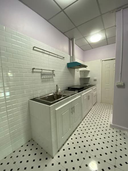 Villette City Pattanakarn 38, Bangkok, Phatthanakan Road, Prawet, Prawet, Bangkok, 3 Bedrooms, 188 sqm, Townhouse For Rent, by Living Real Estates, 500189427 - DDproperty.com