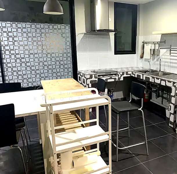 ขายทาวน์เฮาส์ 3 ชั้น หมู่บ้านผาสุขสันติ ซ.พัฒนาการ 67 แยก 10 พร้อมเข้าอยู่ ทำเลดีใกล้แอร์พอร์ตลิงก์, กรุงเทพ, ประเวศ, ประเวศ, กรุงเทพ, 81 ตร.ม., ทาวน์เฮ้าส์ ขาย, โดย Jutanon Komoottanaruk, 500189441 - DDproperty.com