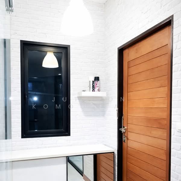 ขายทาวน์เฮาส์ 3 ชั้น หมู่บ้านผาสุขสันติ ซ.พัฒนาการ 67 แยก 10 พร้อมเข้าอยู่ ทำเลดีใกล้แอร์พอร์ตลิงก์, กรุงเทพ, ประเวศ, ประเวศ, กรุงเทพ, 81 ตร.ม., ทาวน์เฮ้าส์ ขาย, โดย Jutanon Komoottanaruk, 500189441 - DDproperty.com