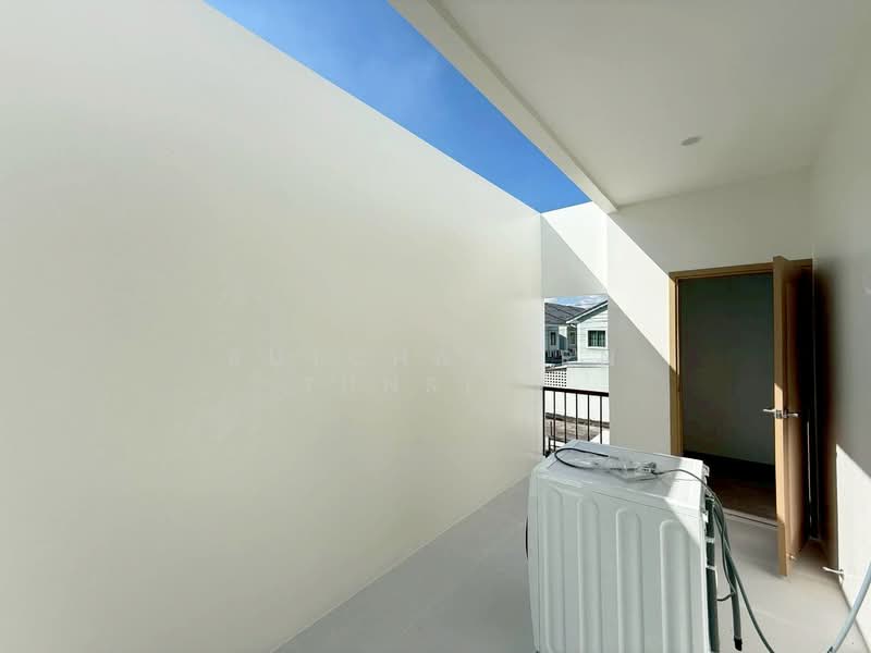 Pool Villa ให้เช่า – ใกล้กาดฝรั่ง เพียง 10 นาที ค่าเช่า 85,000 บาท / เดือน รหัสทรัพย์ : No.14P003, Chiang Mai, San Phak Wan, Hang Dong, Chiang Mai, 4 Bedrooms, 280 sqm, Single Detached House For Rent, by Rutchaporn Tunsiri, 500189462 - DDproperty.com