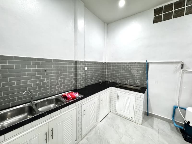 Four-story townhouse for rent, ideal for daily rentals, corner unit, near Sikarin Hospital, Hat Yai., Songkhla, Hat-Yai, Hat Yai, Songkhla, , 80 sqm, Shophouse For Rent, by Rachen Nopsuwan, 500189510 - DDproperty.com