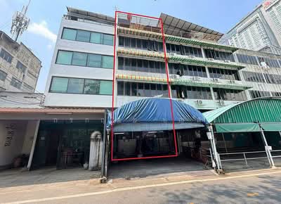 ขาย - ตึก 4 ชั้น 1 คูหา พร้อมชั้นลอย มีดาดฟ้า ซอยสีลม 20 ขายตามสภาพ, กรุงเทพ