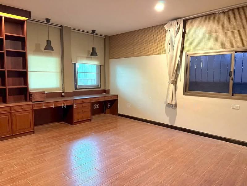 บ้านเดี่ยวพร้อมสวนส่วนตัว สุขุมวิท 13, ใกล้ BTS นานา, กรุงเทพ, คลองเตยเหนือ, วัฒนา, กรุงเทพ, 300 ตร.ม., บ้านเดี่ยว ให้เช่า, โดย LINE @firststep, 500189529 - DDproperty.com