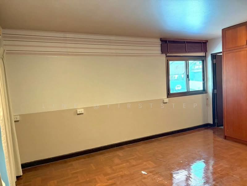 Single Detached House with Private Garden Sukhumvit 13, Near BTS Nana, Bangkok, Khlongtoei Nua, Watthana, Bangkok, 3 Bedrooms, 300 sqm, Single Detached House For Rent, by LINE @firststep, 500189529 - DDproperty.com