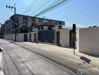 ขาย - ขายโกดัง 896 ตรม. เพชรเกษม หนองแขม BRE22619, กรุงเทพ