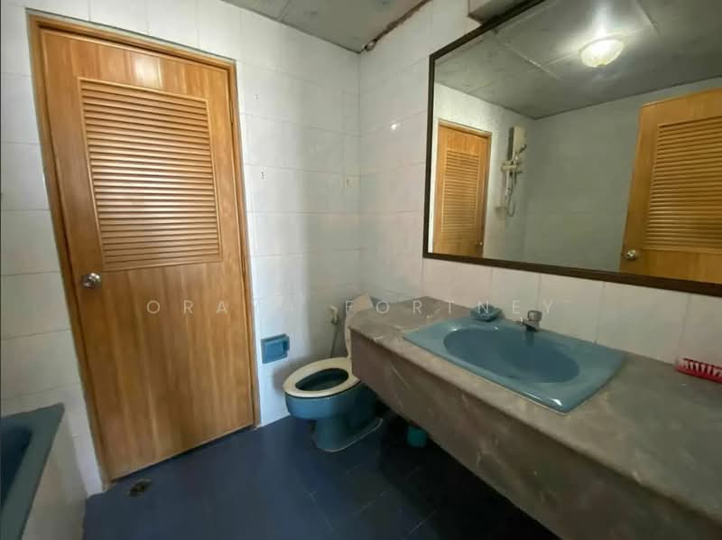 J.C. Tower, Bangkok, Soi Sukhumvit 55, Khlong Tan Nua, Watthana, Bangkok, 1 Bedroom, 79 sqm, Condo For Sale, by Oraya Fortney, 500189729 - DDproperty.com