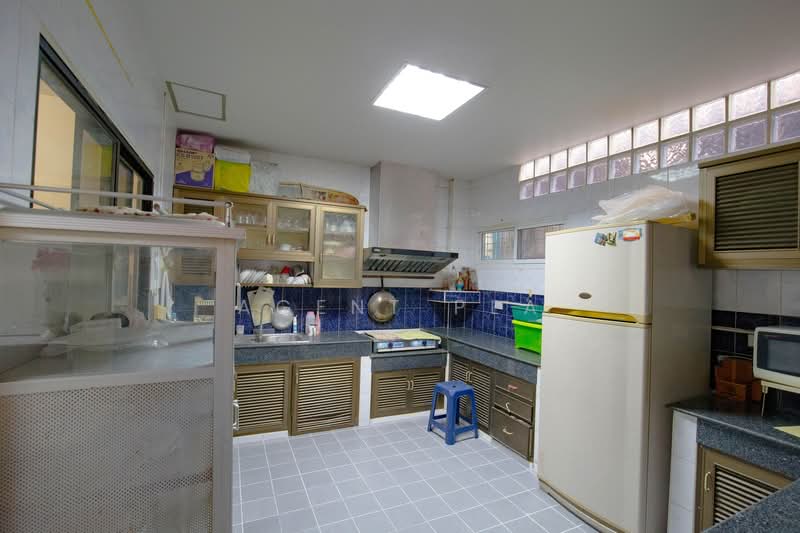 4-story townhouse for rent in Warathorn Ville, Pattanakarn 44 (SPSAD3867), Bangkok, Suan Luang, Suan Luang, Bangkok, 5 Bedrooms, 300 sqm, Townhouse For Rent, by Agent Pla, 500189740 - DDproperty.com