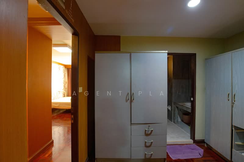 4-story townhouse for rent in Warathorn Ville, Pattanakarn 44 (SPSAD3867), Bangkok, Suan Luang, Suan Luang, Bangkok, 5 Bedrooms, 300 sqm, Townhouse For Rent, by Agent Pla, 500189740 - DDproperty.com