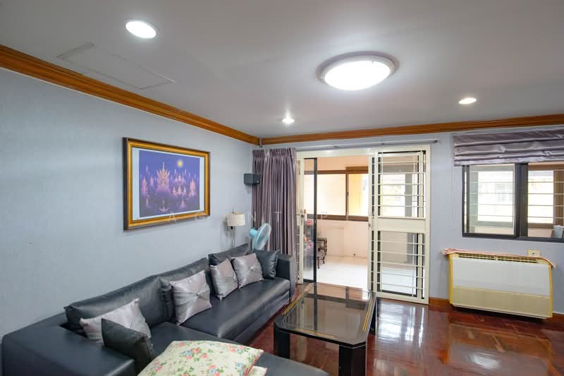 4-story townhouse for rent in Warathorn Ville, Pattanakarn 44 (SPSAD3867), Bangkok, Suan Luang, Suan Luang, Bangkok, 5 Bedrooms, 300 sqm, Townhouse For Rent, by Agent Pla, 500189740 - DDproperty.com