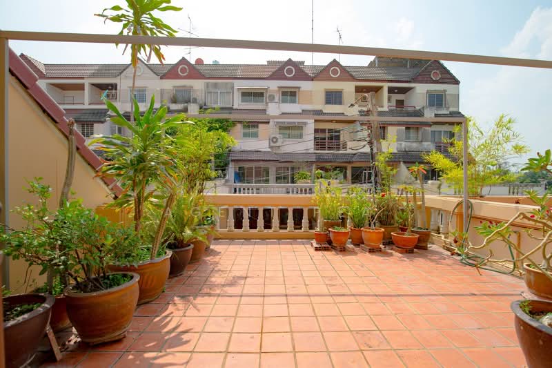 4-story townhouse for rent in Warathorn Ville, Pattanakarn 44 (SPSAD3867), Bangkok, Suan Luang, Suan Luang, Bangkok, 5 Bedrooms, 300 sqm, Townhouse For Rent, by Agent Pla, 500189740 - DDproperty.com